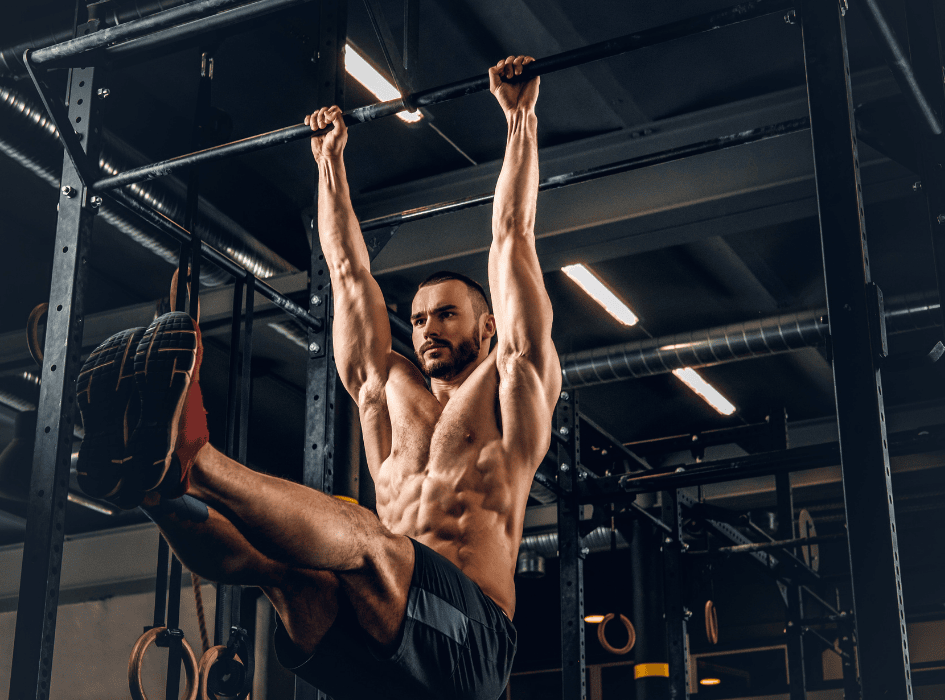 muž cvičí shyby na hrazdě s nohama napřed-cz-alt