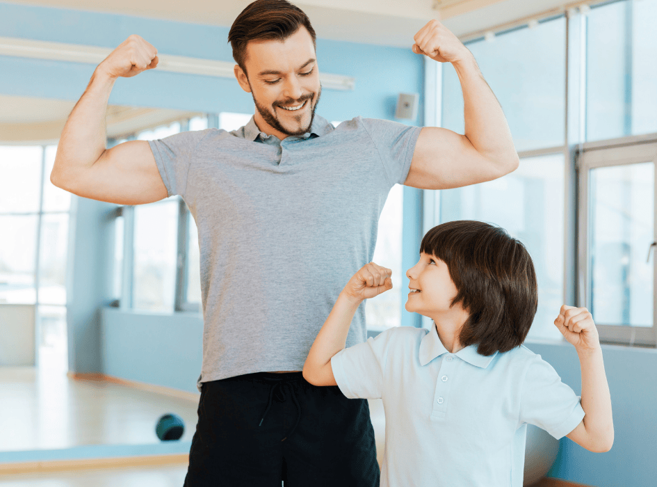 otec so synom majú napnuté svaly, silná imunita-alt