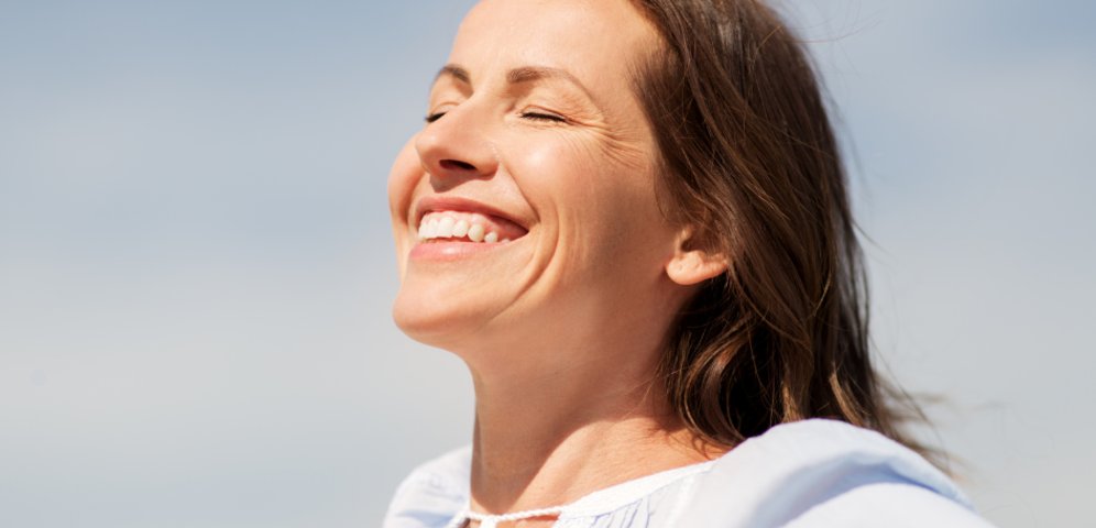 Jaka jest funkcja serotoniny w organizmie i co wpływa na jej poziom?