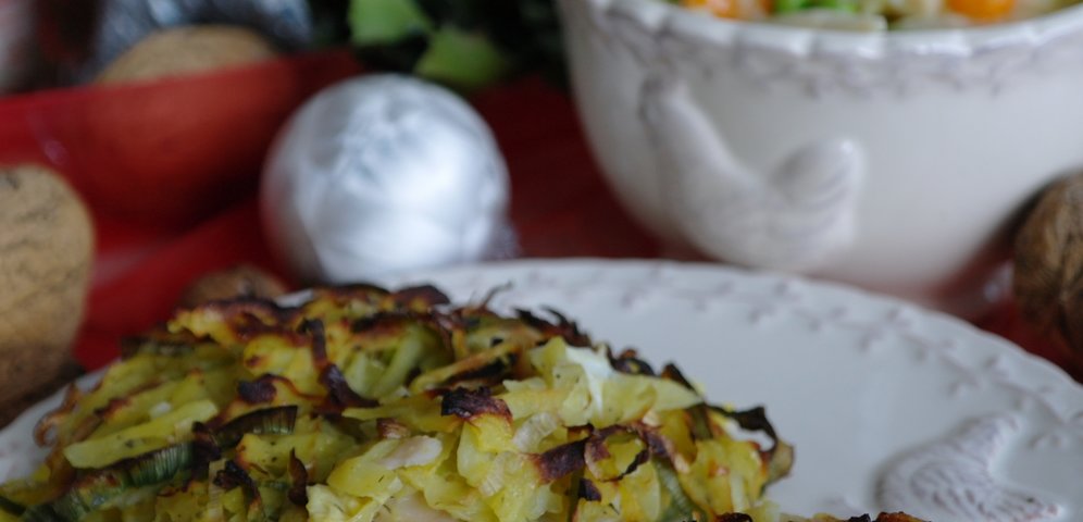 Ryba so zemiakovou krustou a vianočný šalát jablkami