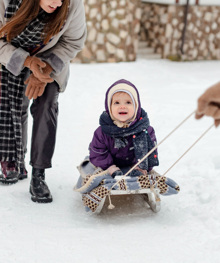 Propozycje sportów zimowych, które zapewnią rozrywkę całej rodzinie