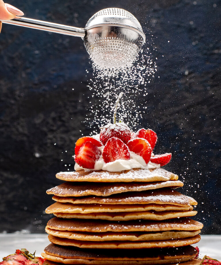 Kokosové lievance z ovsených vločiek s jahodami a proteínom