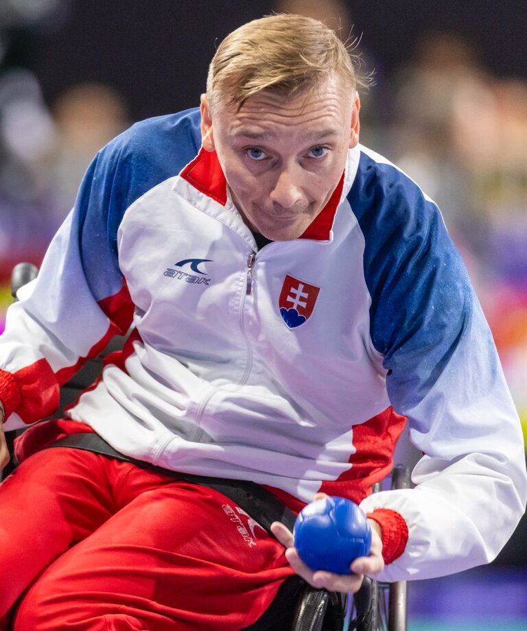 Význam imunity v živote športovca: Rozhovor s paralympionikom Róbertom Mezíkom