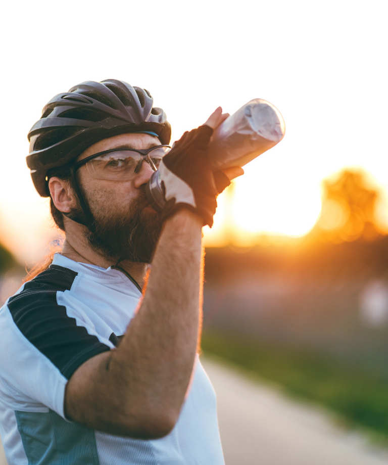Jak nastavit správný pitný režim při cyklistice