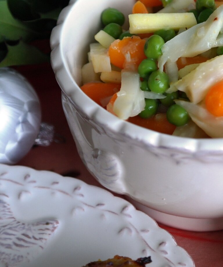 Vianočný šalát s jablkami