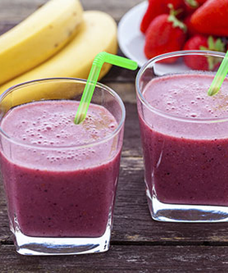 Jagodowo-jogurtowy koktajl z białkiem