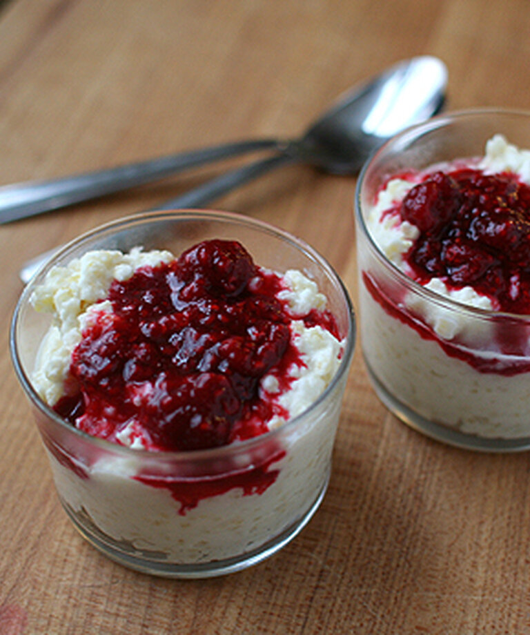 Proteinowy budyń malinowy