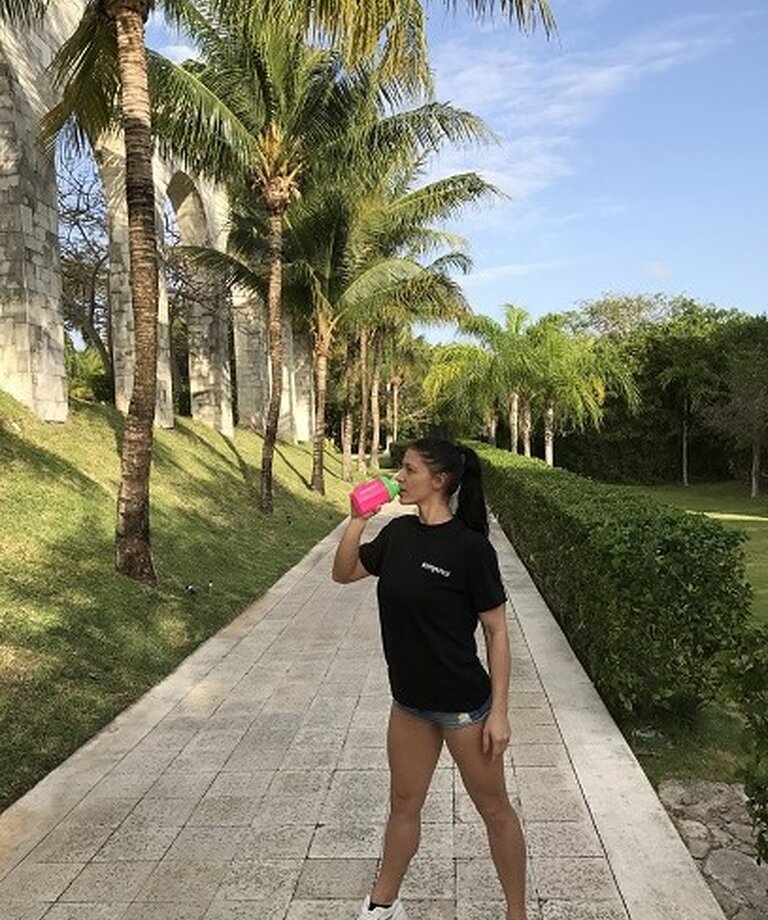 Ako zostať vo forme aj  na dovolenke radí bikini fitnesska Timea Juhásová
